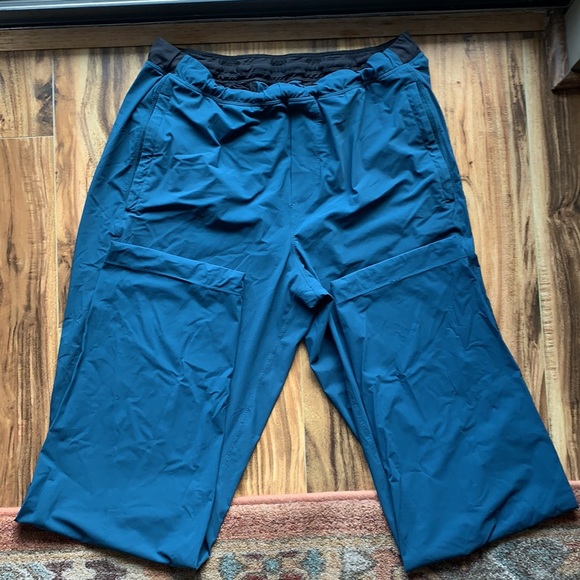 Lululemon athletic pants / joggers  |  size XL - Picture 3 of 10